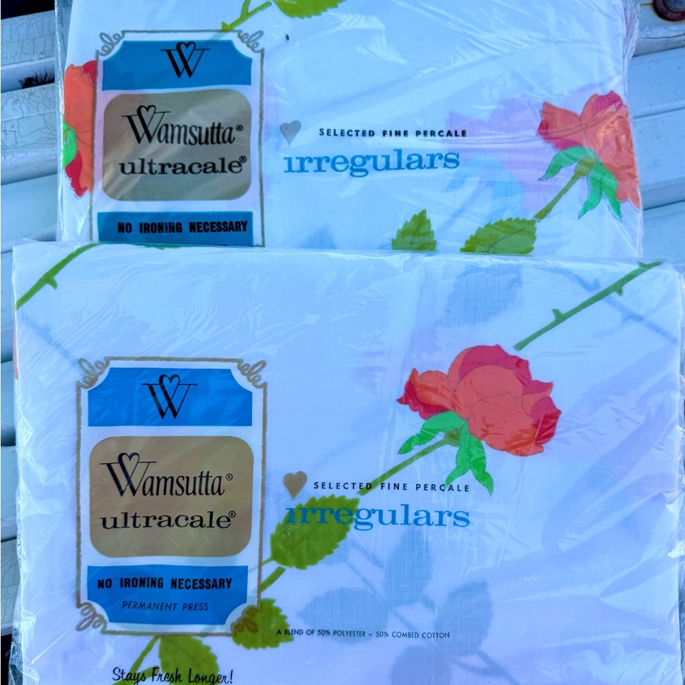 Wamsutta White Flat & Fitted Sheet with Red Rose and Green Leaves